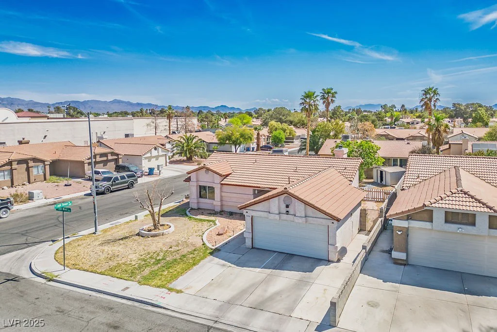 3016 Light Wind, Las Vegas, NV 89108