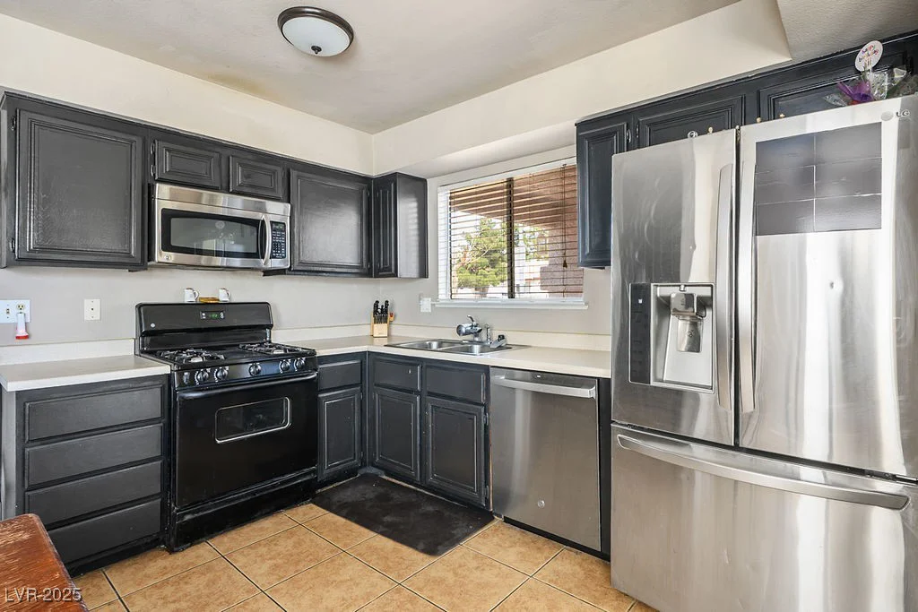 3016 Light Wind, Las Vegas, NV 89108