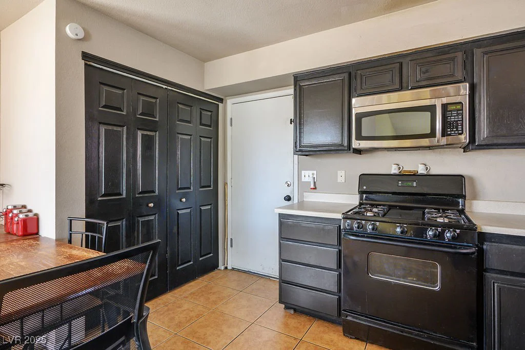 3016 Light Wind, Las Vegas, NV 89108