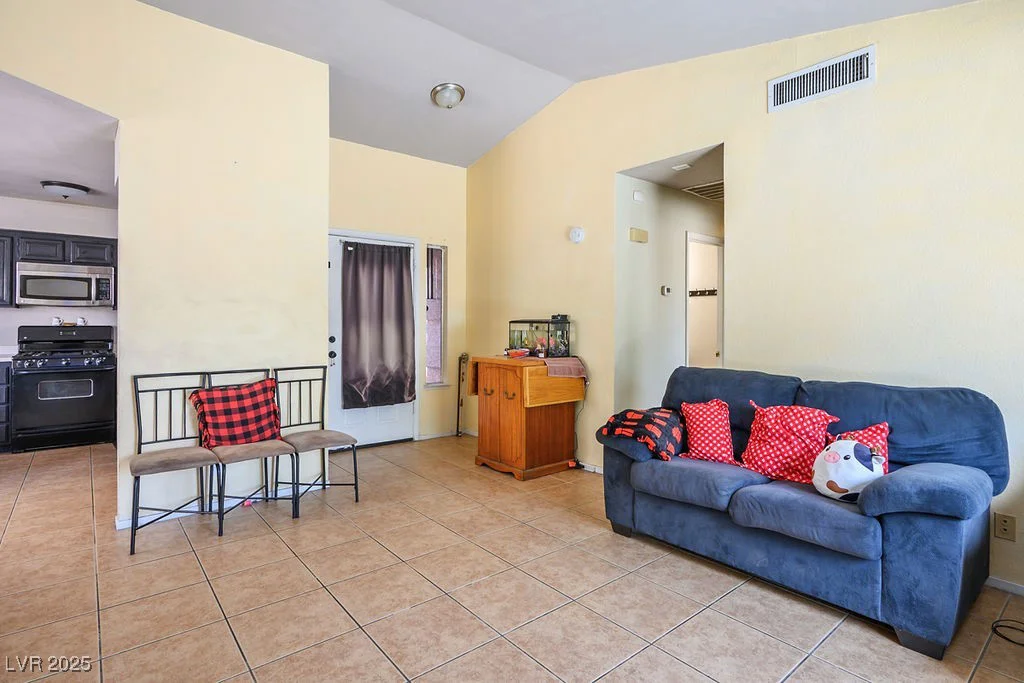 3016 Light Wind, Las Vegas, NV 89108