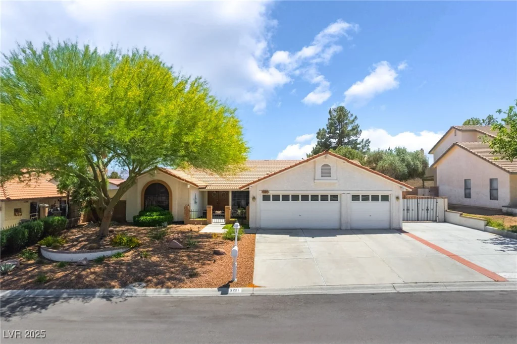 3221 Palmdesert, Las Vegas, NV 89120