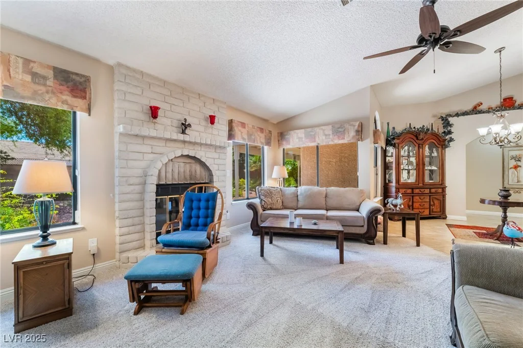 3221 Palmdesert, Las Vegas, NV 89120