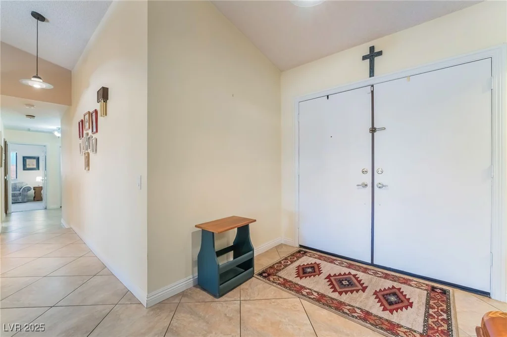 3221 Palmdesert, Las Vegas, NV 89120