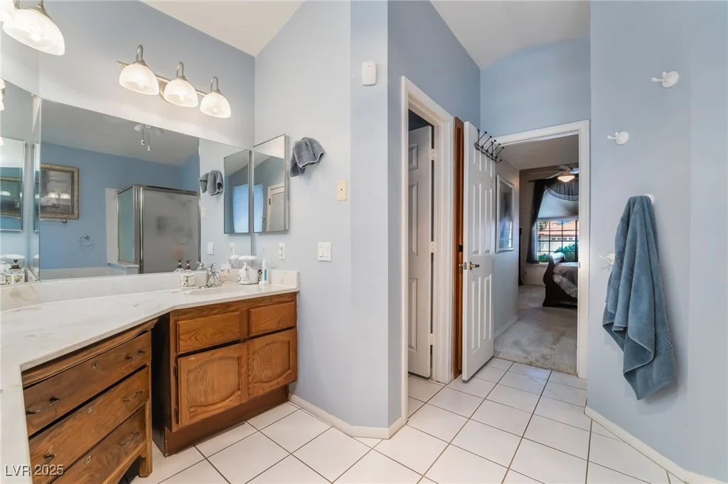 3221 Palmdesert, Las Vegas, NV 89120