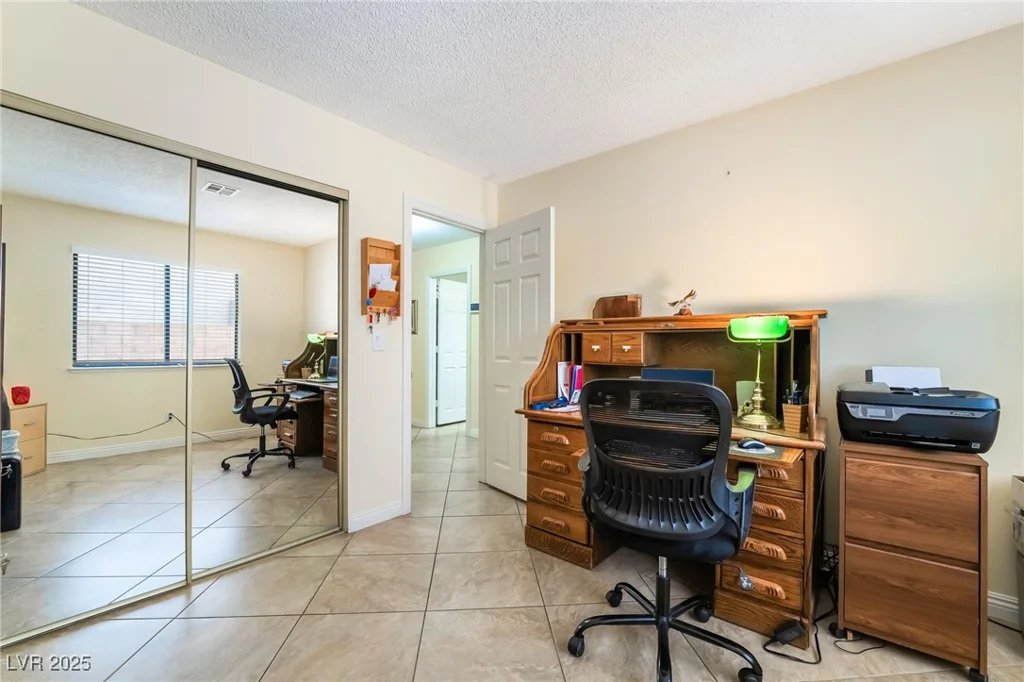 3221 Palmdesert, Las Vegas, NV 89120
