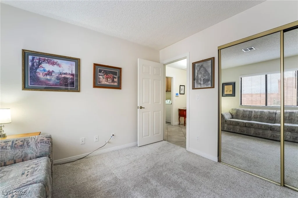 3221 Palmdesert, Las Vegas, NV 89120