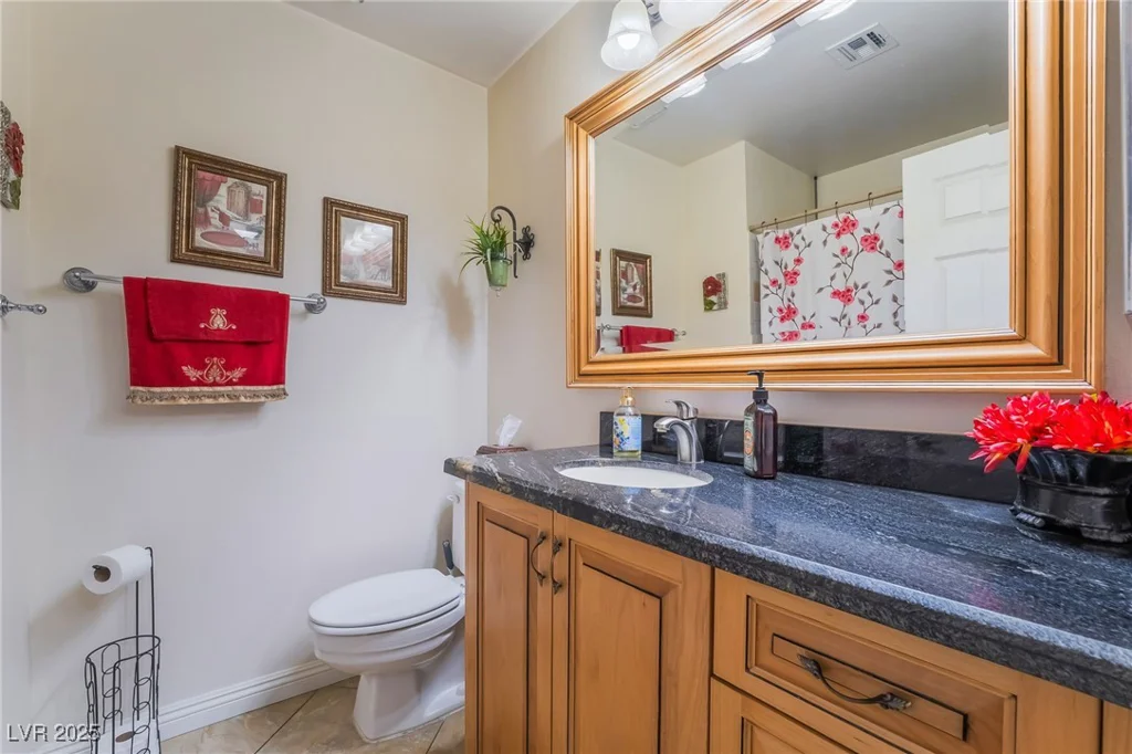 3221 Palmdesert, Las Vegas, NV 89120