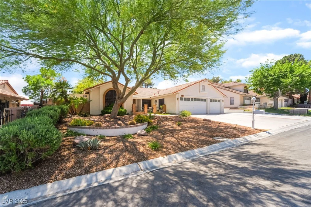 3221 Palmdesert, Las Vegas, NV 89120