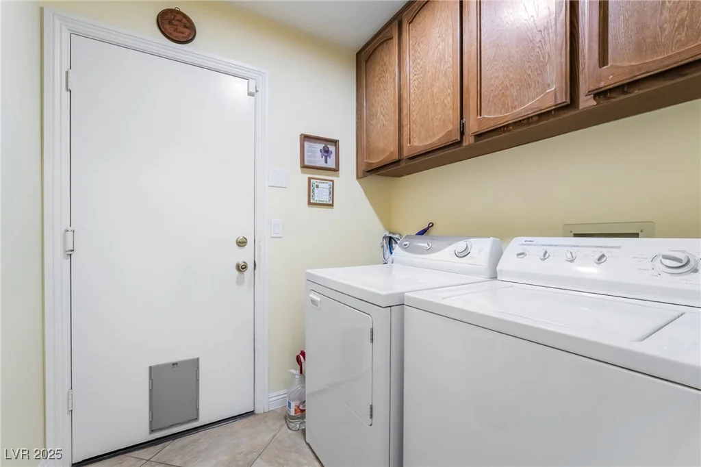 3221 Palmdesert, Las Vegas, NV 89120