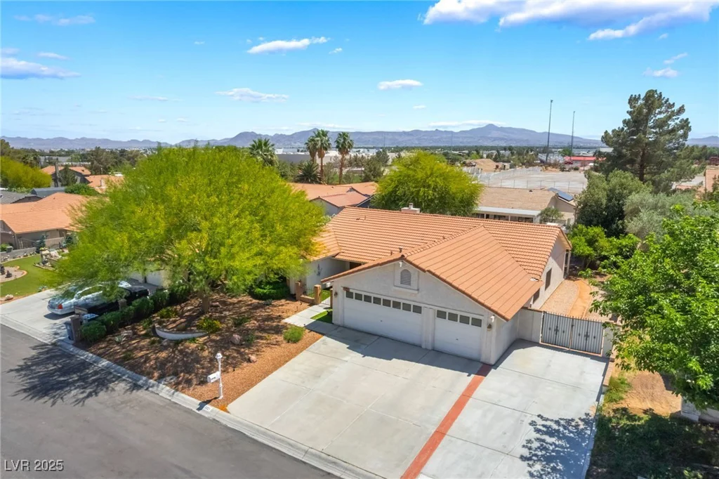 3221 Palmdesert, Las Vegas, NV 89120
