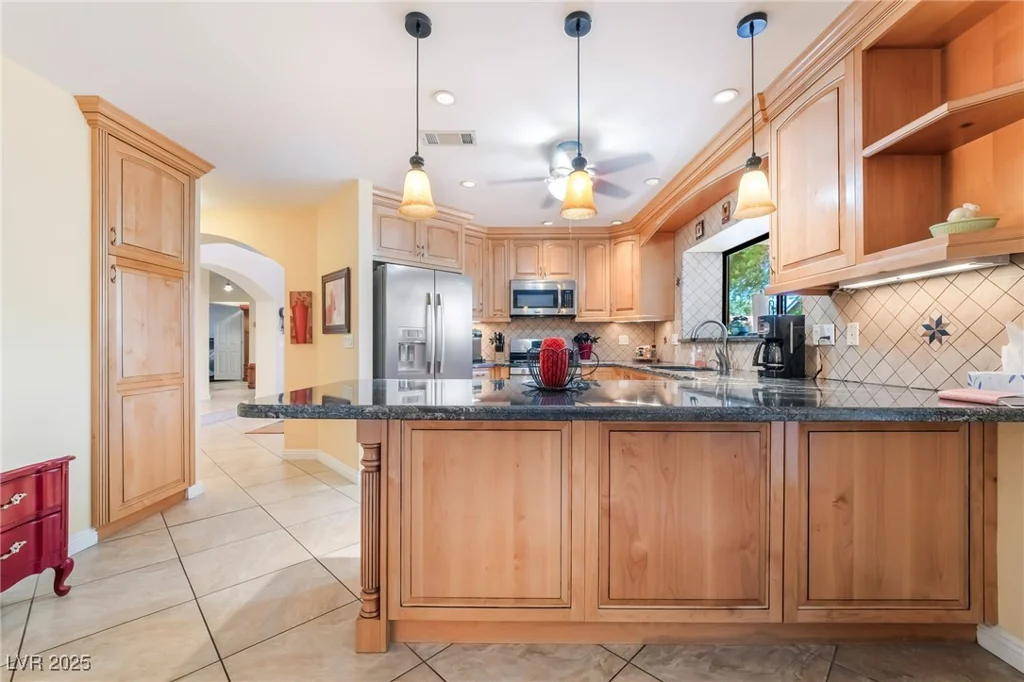 3221 Palmdesert, Las Vegas, NV 89120