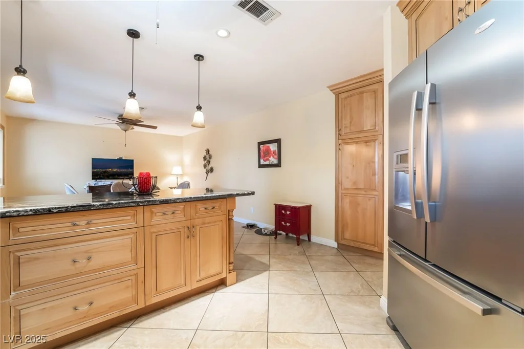 3221 Palmdesert, Las Vegas, NV 89120
