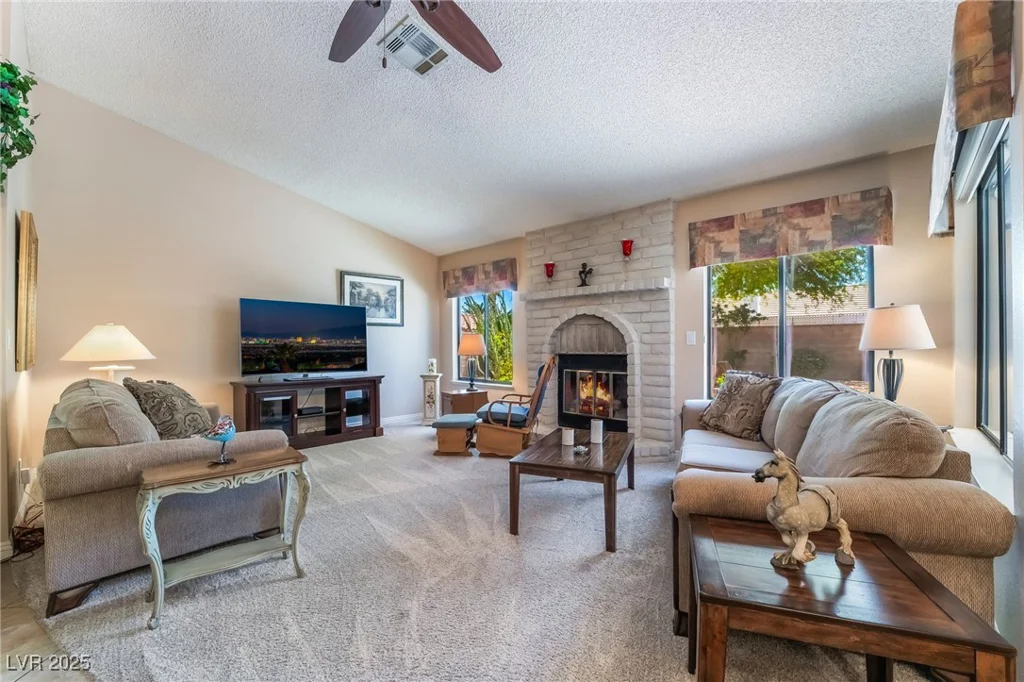 3221 Palmdesert, Las Vegas, NV 89120