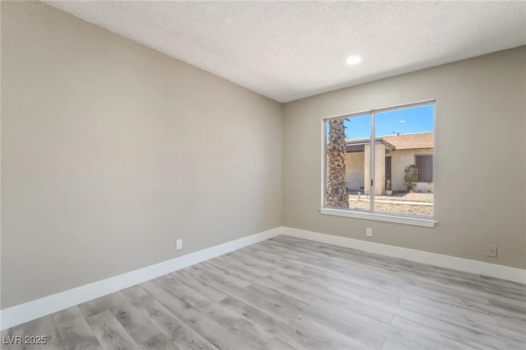 4498 Via San Rafael, Las Vegas, NV 89103