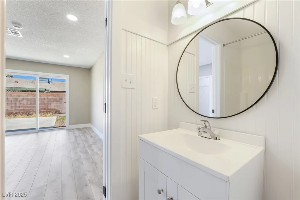4498 Via San Rafael, Las Vegas, NV 89103