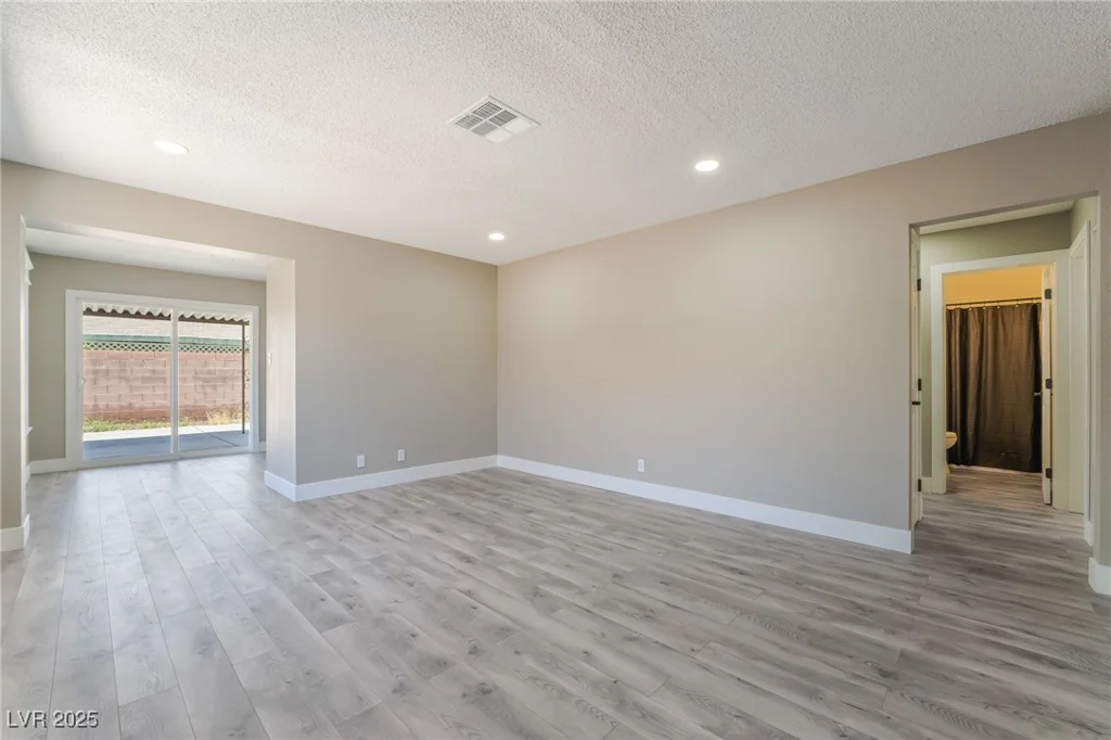4498 Via San Rafael, Las Vegas, NV 89103