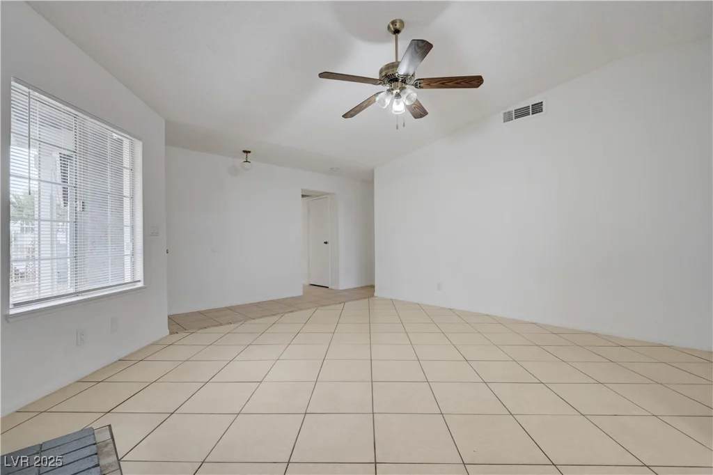2377 Los Feliz, Las Vegas, NV 89156