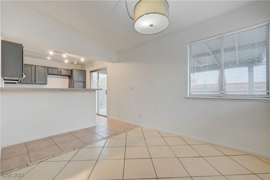 2377 Los Feliz, Las Vegas, NV 89156