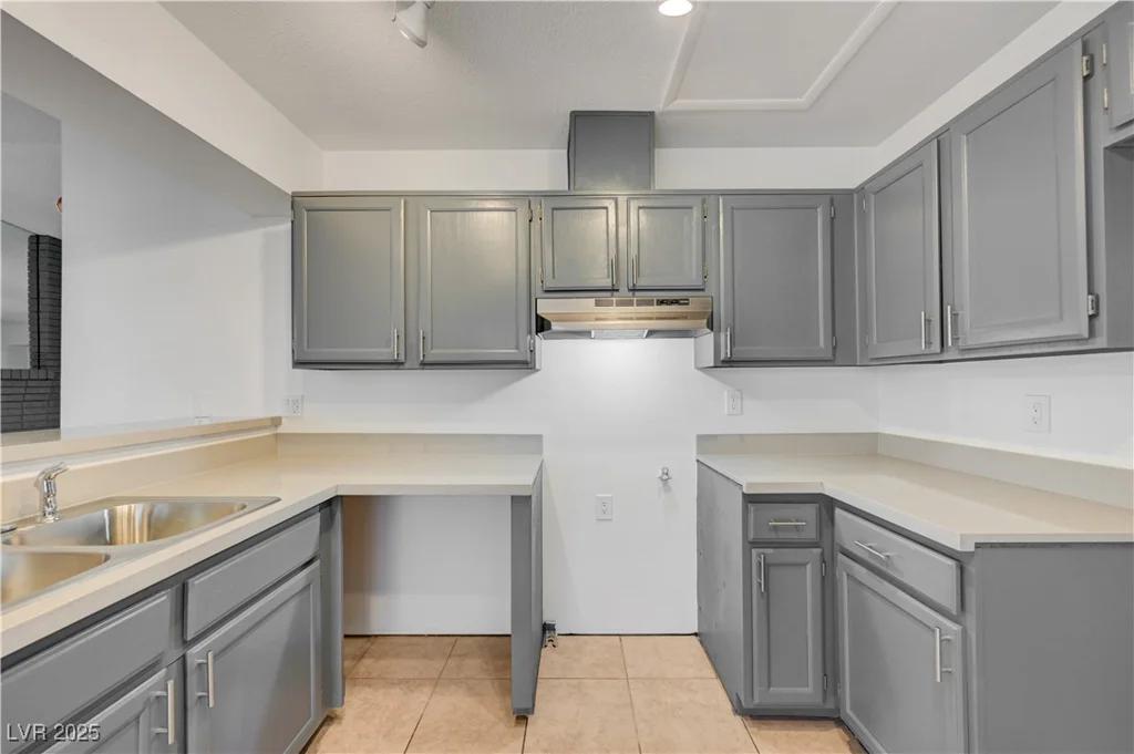 2377 Los Feliz, Las Vegas, NV 89156