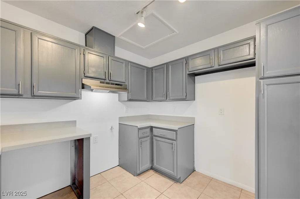 2377 Los Feliz, Las Vegas, NV 89156