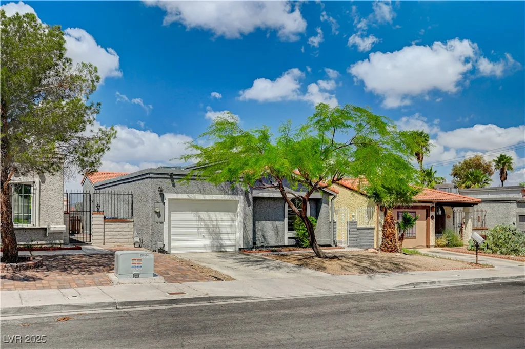 2377 Los Feliz, Las Vegas, NV 89156