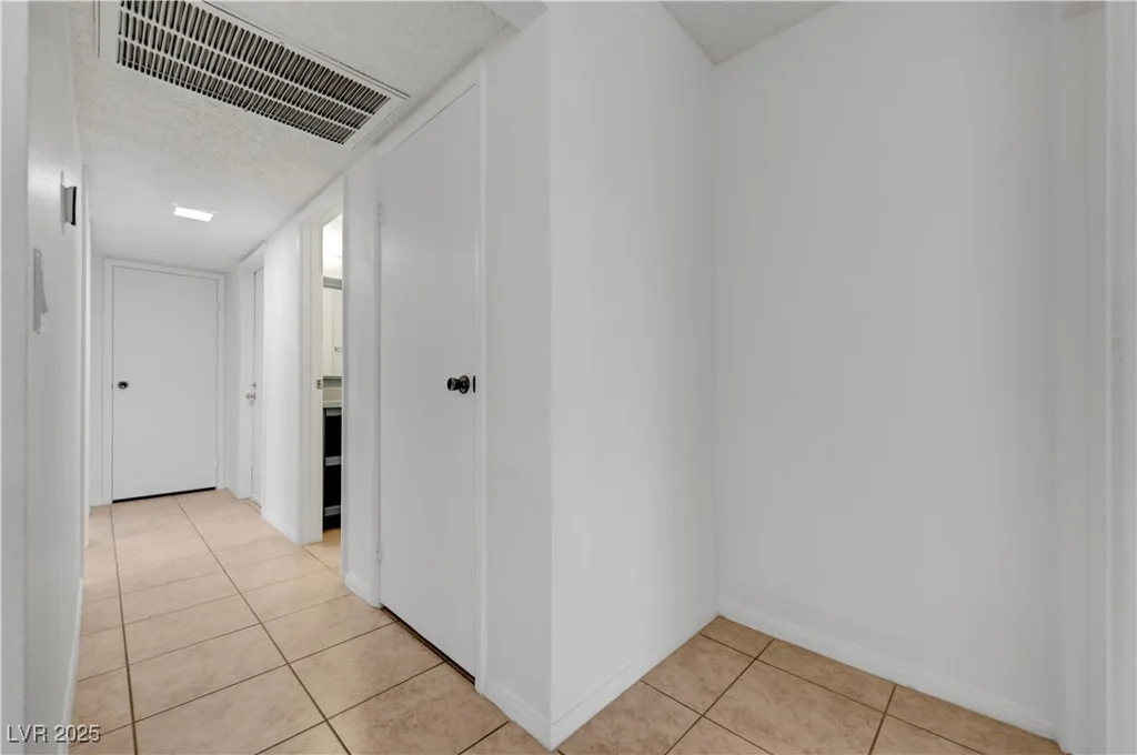 2377 Los Feliz, Las Vegas, NV 89156