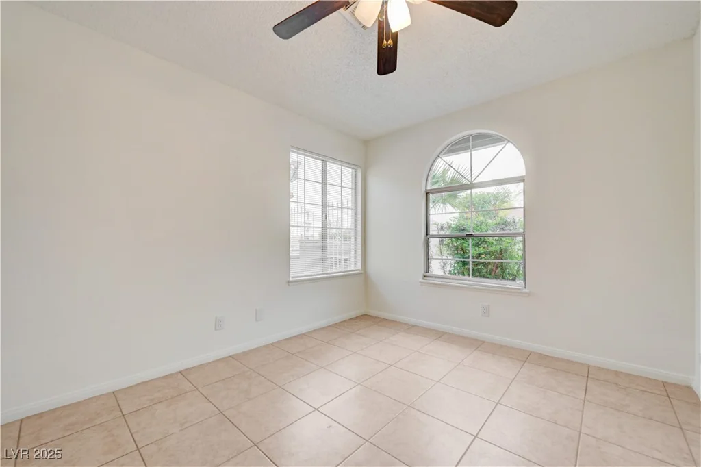 2377 Los Feliz, Las Vegas, NV 89156