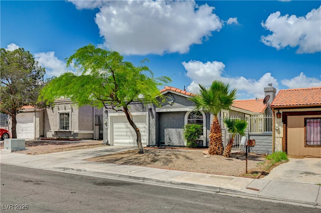 2377 Los Feliz, Las Vegas, NV 89156