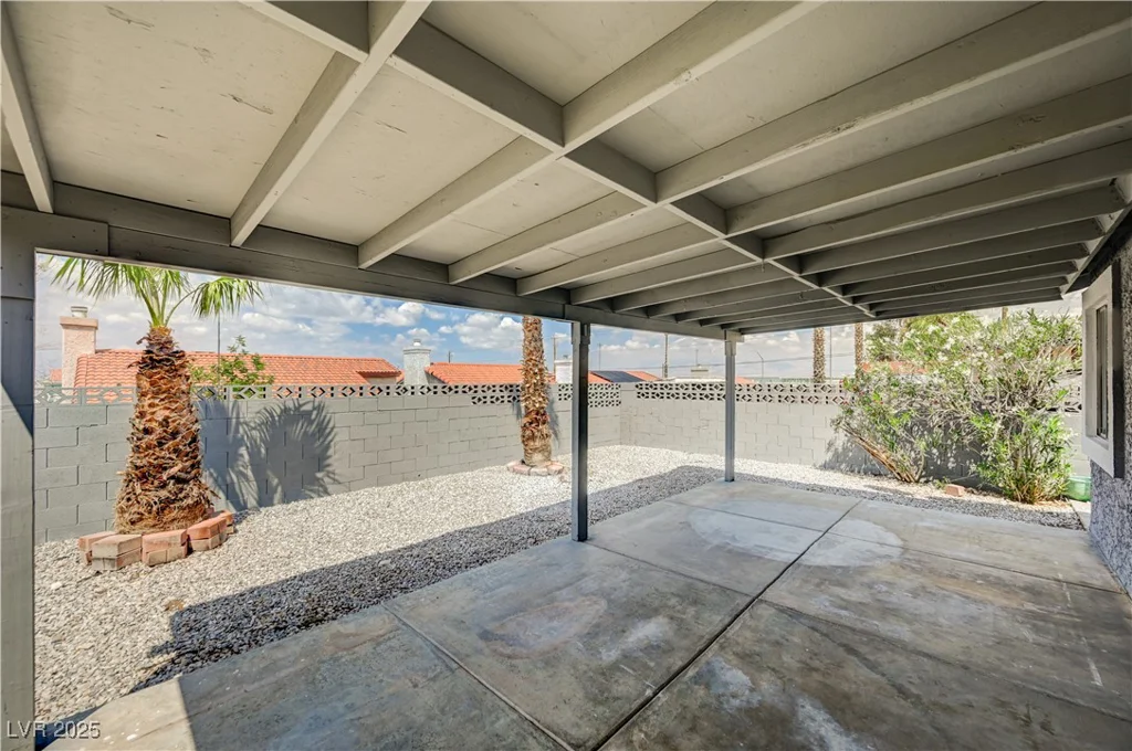 2377 Los Feliz, Las Vegas, NV 89156