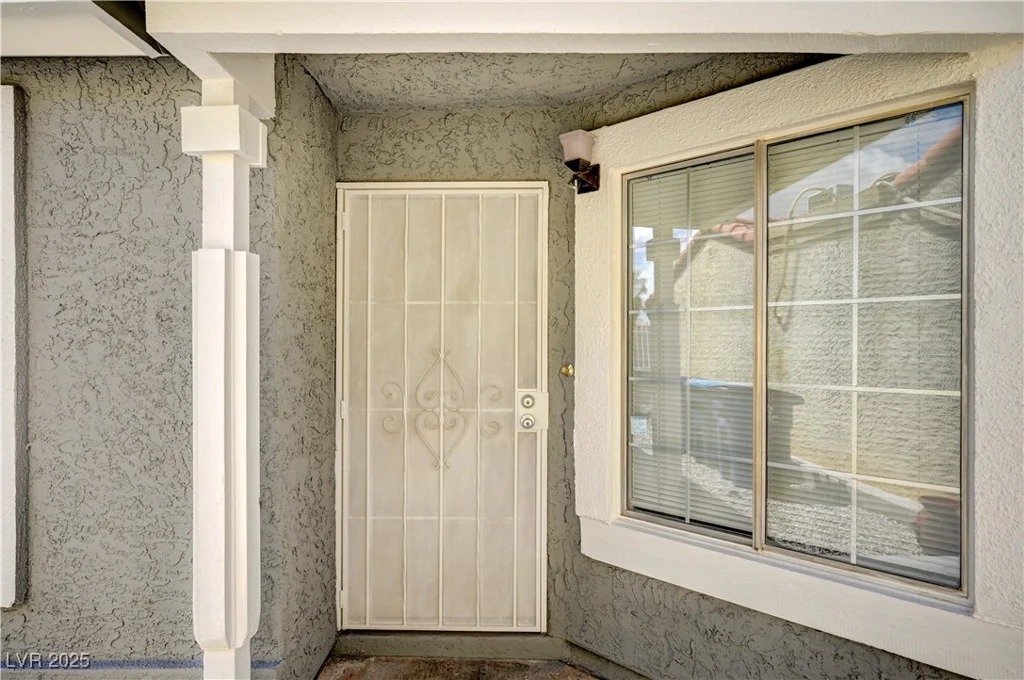 2377 Los Feliz, Las Vegas, NV 89156