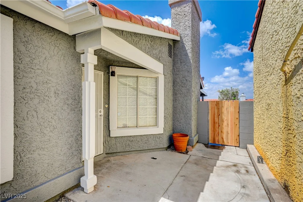 2377 Los Feliz, Las Vegas, NV 89156