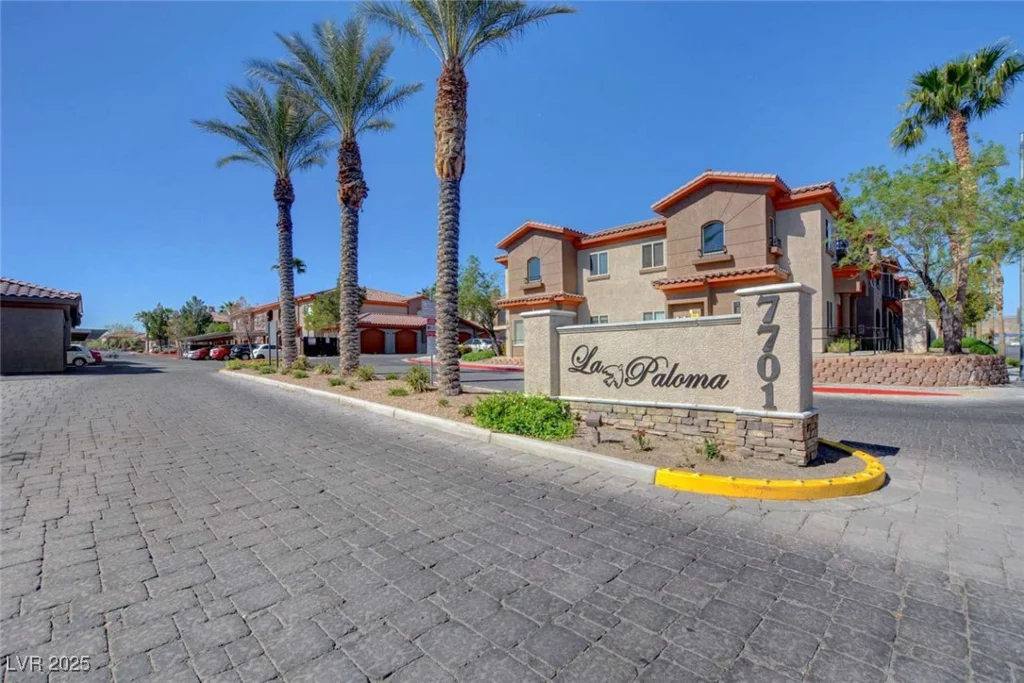 7701 Robindale, Las Vegas, NV 89113