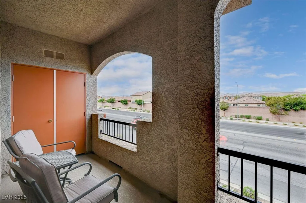 7701 Robindale, Las Vegas, NV 89113