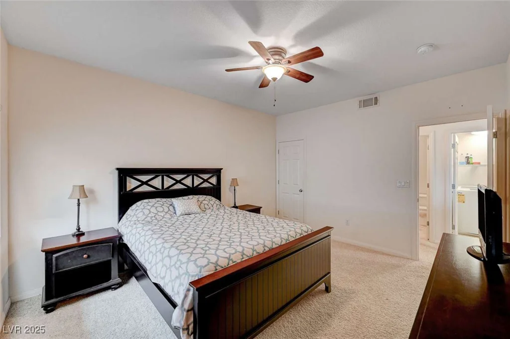 7701 Robindale, Las Vegas, NV 89113