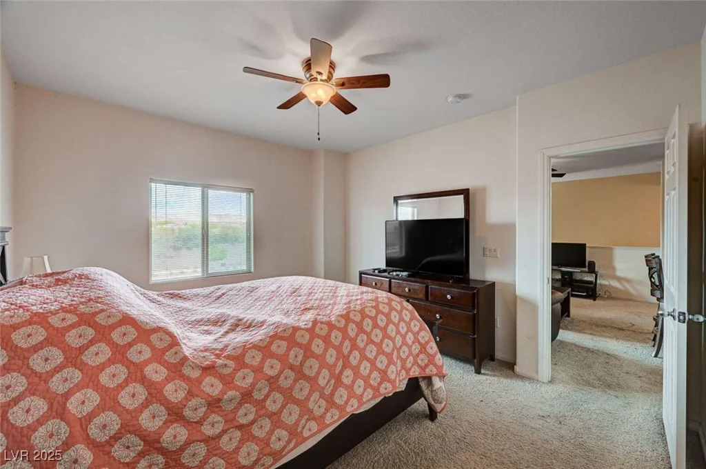 7701 Robindale, Las Vegas, NV 89113