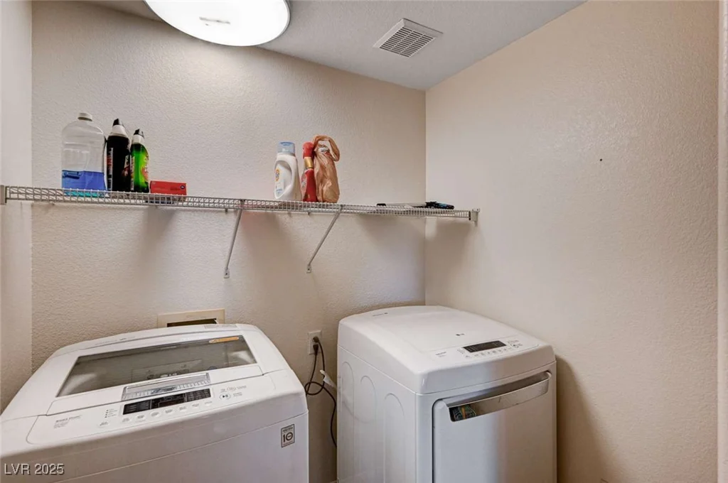 7701 Robindale, Las Vegas, NV 89113