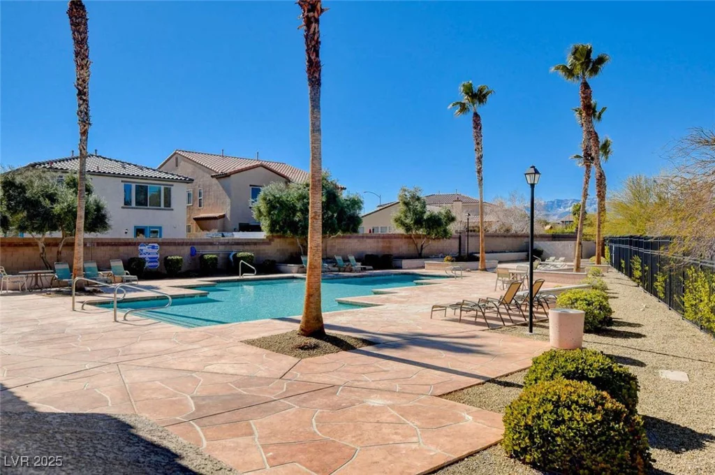 7701 Robindale, Las Vegas, NV 89113