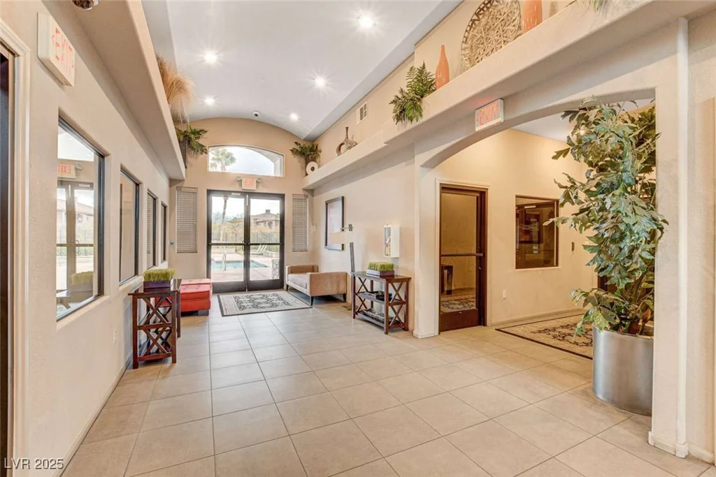 7701 Robindale, Las Vegas, NV 89113