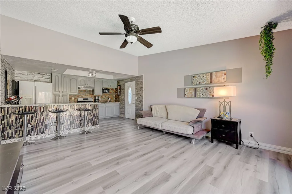 3266 Mountain Spring, Las Vegas, NV 89146