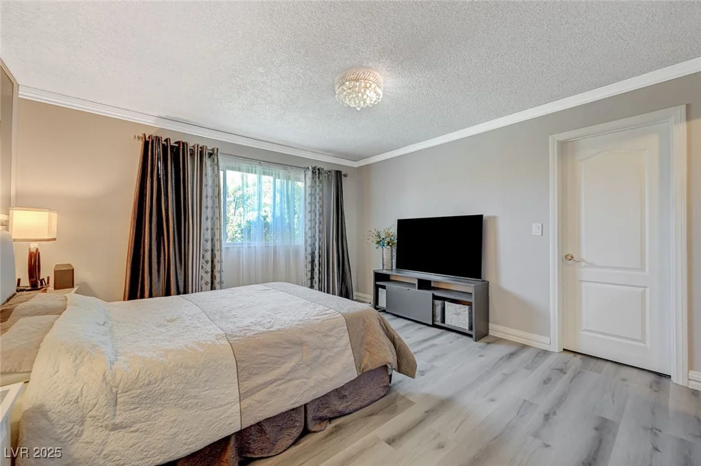 3266 Mountain Spring, Las Vegas, NV 89146