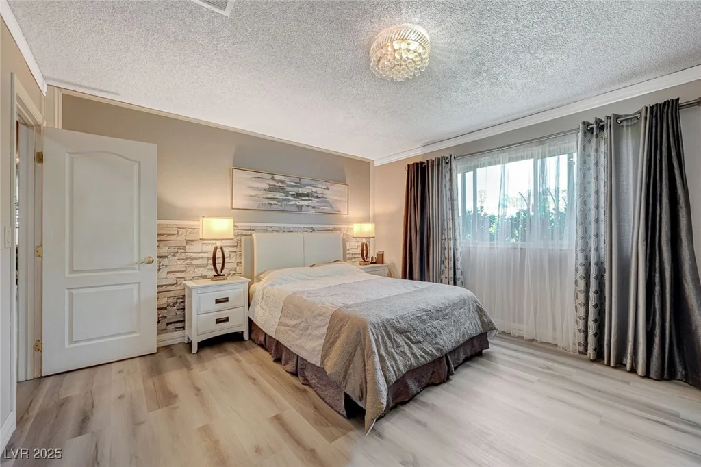 3266 Mountain Spring, Las Vegas, NV 89146
