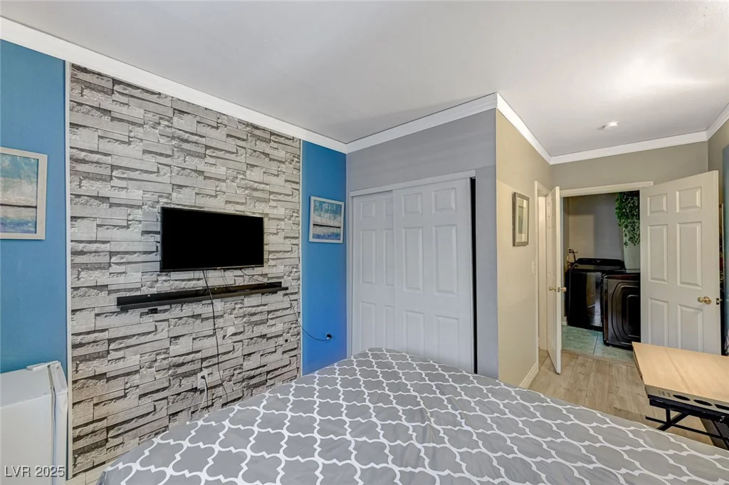 3266 Mountain Spring, Las Vegas, NV 89146