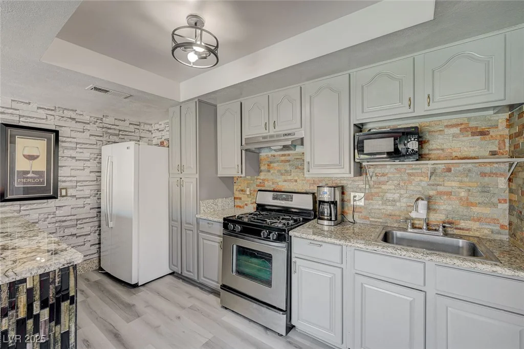 3266 Mountain Spring, Las Vegas, NV 89146