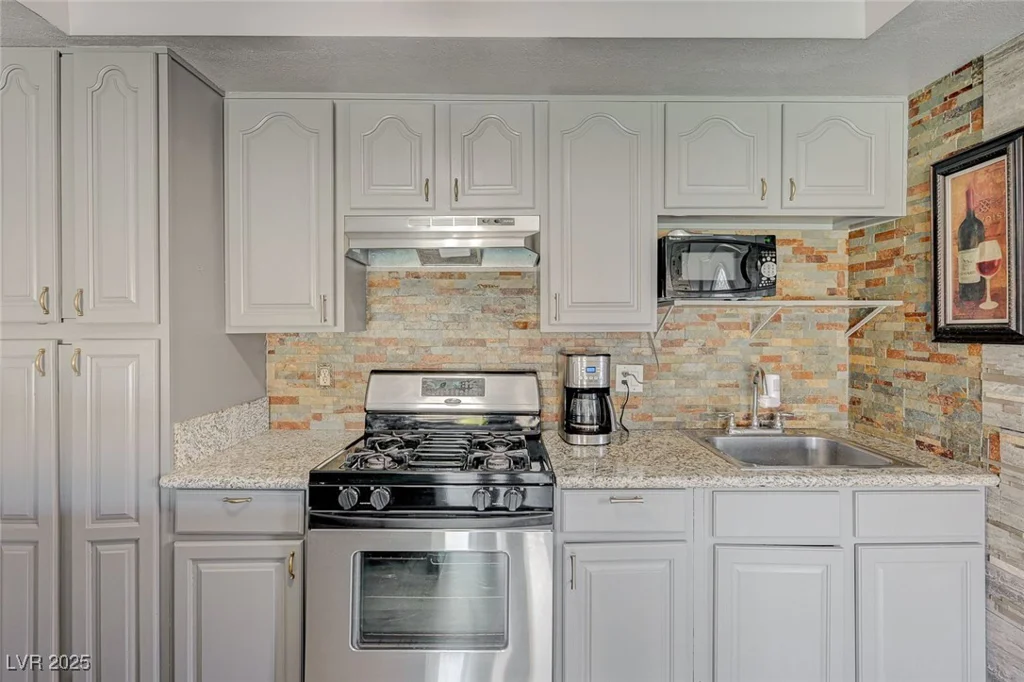 3266 Mountain Spring, Las Vegas, NV 89146