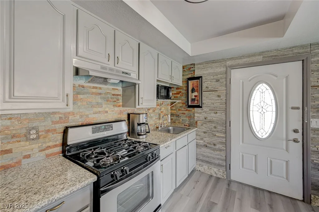 3266 Mountain Spring, Las Vegas, NV 89146