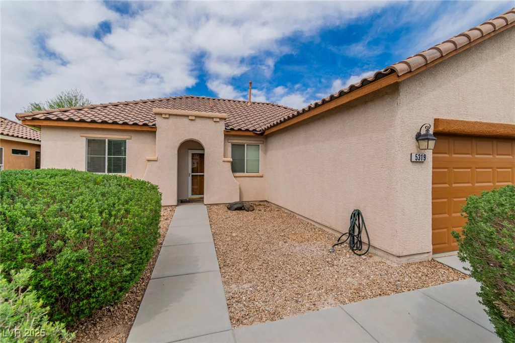 5319 Farley Feather, North Las Vegas, NV 89031