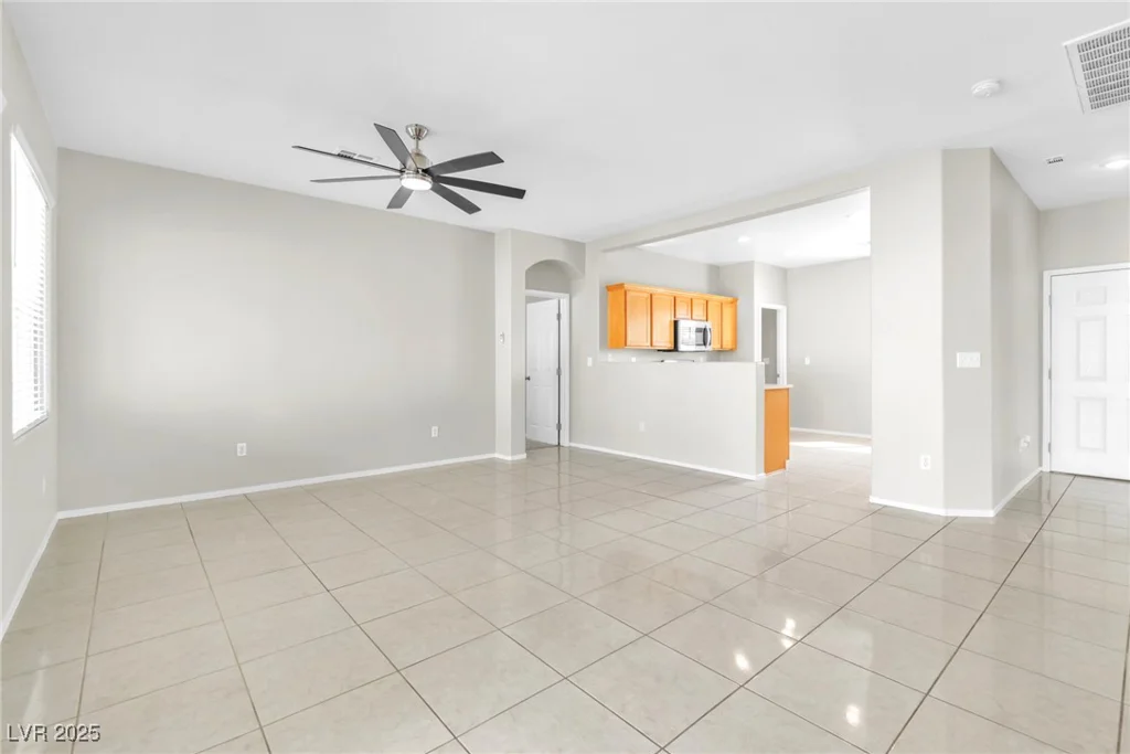 5319 Farley Feather, North Las Vegas, NV 89031