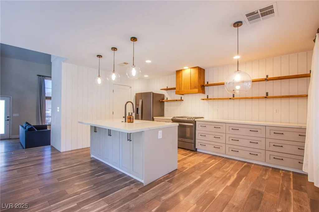 1508 Silver Knoll, Las Vegas, NV 89123