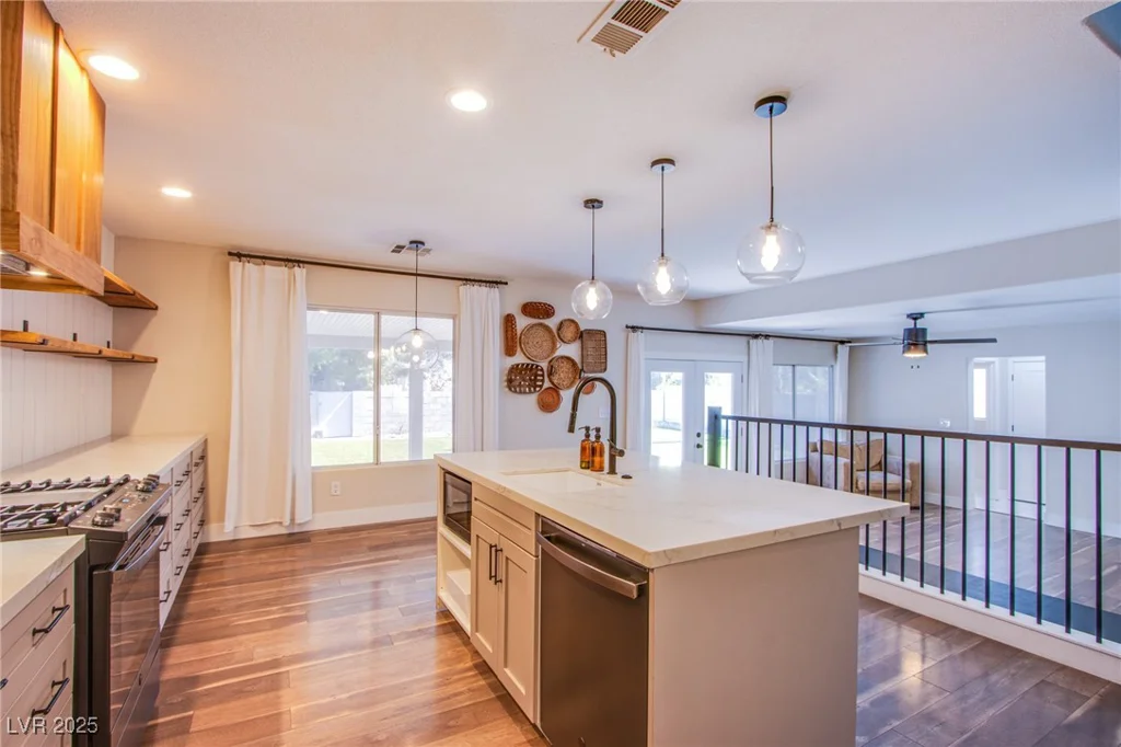 1508 Silver Knoll, Las Vegas, NV 89123