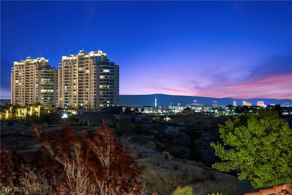 9301 Verlaine, Las Vegas, NV 89145
